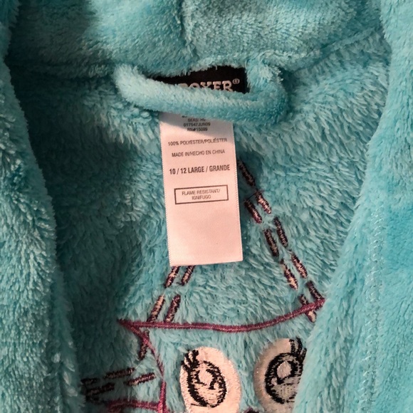 LIKE NEW GIRLS ROBE - Picture 3 of 6